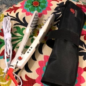 Voloom hair volumizer iron